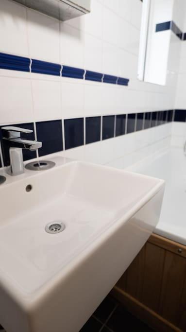 Cosy Cottage In Central Reading Free Parking & Fast Wifi Екстериор снимка